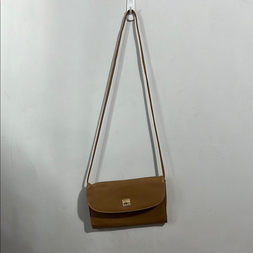 Elegant Tan Shoulder Bag